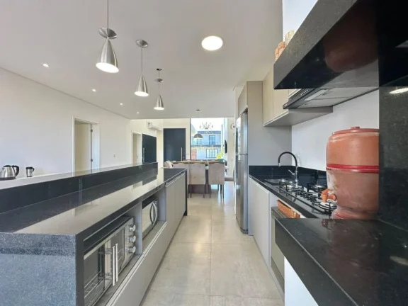 Imagem Casa em Condominio 4 Dormitórios - Bairro Centro