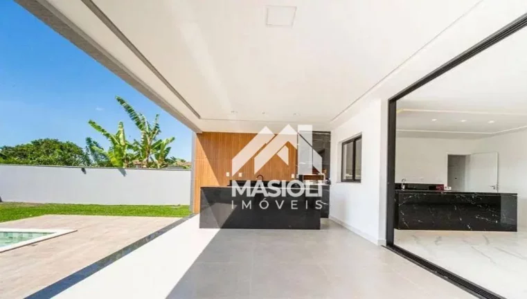 Imagem Luxuosa casa com 4 suites