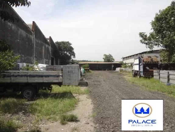 Imagem Ãrea na beira da Rodovia, com terreno de aproximadamente 6.000mÂ², contendo um barracÃ£o de 1.000mÂ...