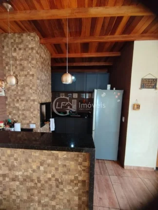 Imagem Casa à venda em Campo Grande-MS, bairro Panorama: 2 quartos, 1 suíte, 3 salas, 2 banheiros, 4 vagas de garagem, 266m².