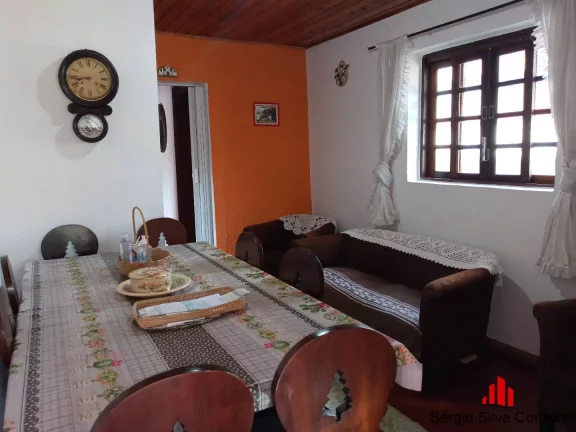 Imagem Casa Para Venda Com 03 Dormitórios, na Vila Britania em Campos do Jordão.