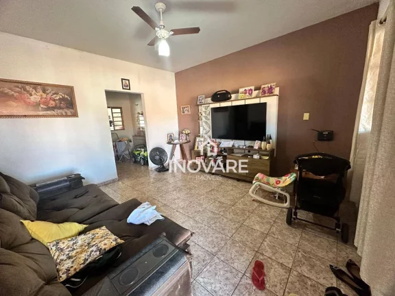 Imagem Casa com 3 dormitórios, 220 m² - venda por R$ 350.000,00 ou aluguel por R$ 2.500,00/mês - Alvorada - Araporã/MG