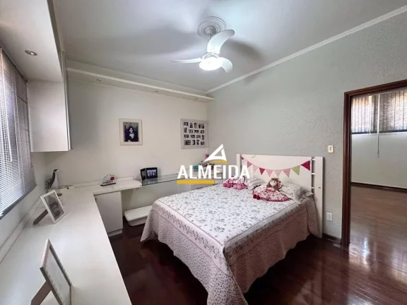 Imagem Casa com 3 dormitórios à venda, 334 m² por R$ 1.200.000,00 - Jardim São Paulo - Rio Claro/SP
