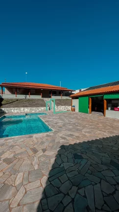 Imagem Linda propriedade rural localizada á 15 kilometros do centro de Franca/SP, com 2.5 alqueires de área total