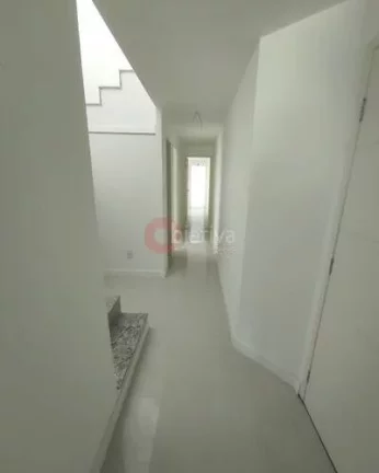 Imagem Cobertura com 6 quartos à venda - Praia do Forte - Cabo Frio/RJ