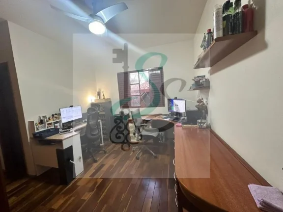 Imagem Venda de casa em bolsão no Parque das Universidades, Campinas. Casa com 4 dormitórios sendo 2 suítes, sala de estar, sala de jantar, jardim de inver