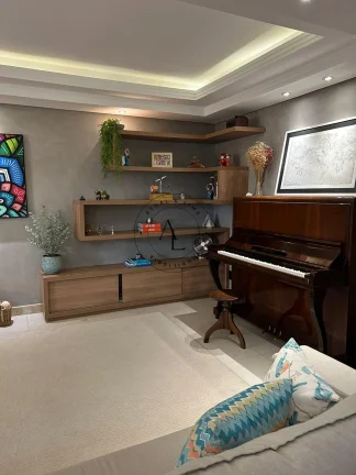 Imagem Casa Ampla em Condomínio de Alto Padrão em Valinhos com 3 Suítes e Sala de Cinema Exclusiva!