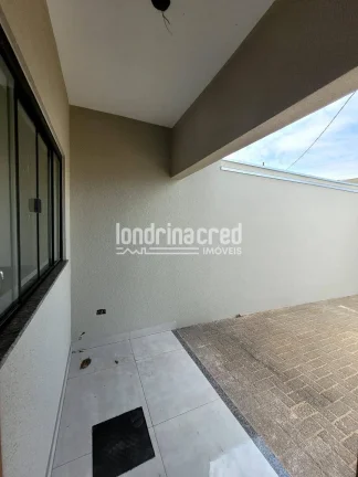Imagem Casa nova na Zona Leste de Londrina com 86m² de área útil, 3 dormitórios (1 suíte), banheiro social, sala aconchegante, cozinha e 2 vagas de garagem.