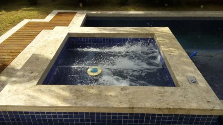 Imagem Mansão no Res. Alpha 11 - 750m²