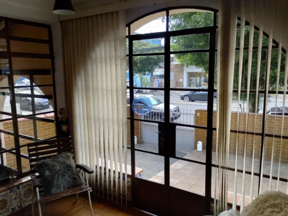 Imagem Casa a venda em Santos no Embaré, tipo raro, oportunidade.