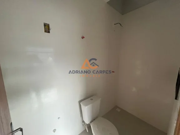 Imagem Casa Geminada - 2 dormitórios, sendo 1 suíte e uma vaga de garagem. Localizado no bairro Itajuba - Barra Velha - Adriano Carpes Imóveis vende