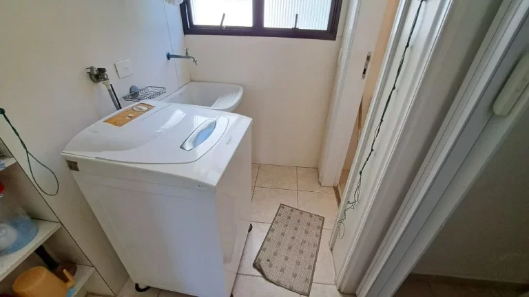 Imagem APARTAMENTO COM 3 DORMITÓRIOS, 2 VAGAS, PRÉDIO COM PISCINA E CHURRASQUEIRA.