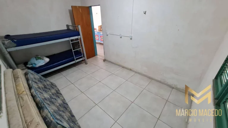 Imagem Terreno à venda, 2438 m² por R$ 850.000,00 - Centro - Paracuru/CE