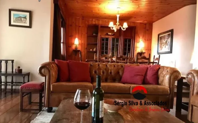 Imagem Casa a Venda na Região do Alto do Capivari Campos do Jordão - SP