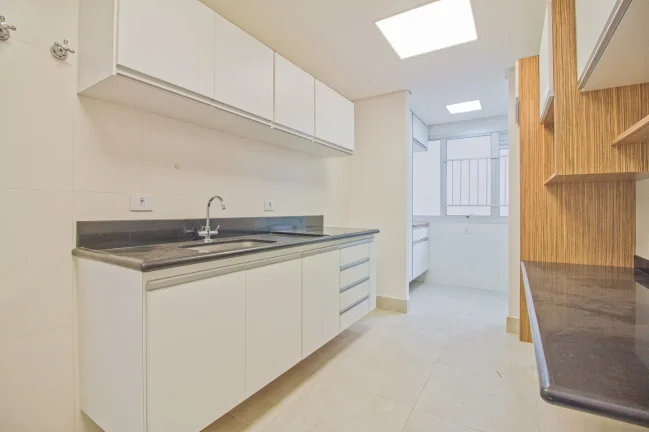 Imagem Apartamento Reformado 97M², 2Q, 1 Suíte, 2 Banheiros, 1 Vaga, Playground, Salão de Festas.