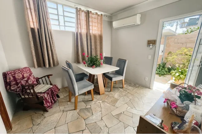 Imagem Casa à venda em Indaiatuba, Centro, com 5 quartos, 275m2