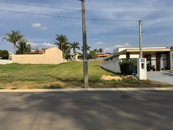Imagem Terreno à venda em Porangaba-SP, no Condomínio Ninho Verde I, com 450m² de área!