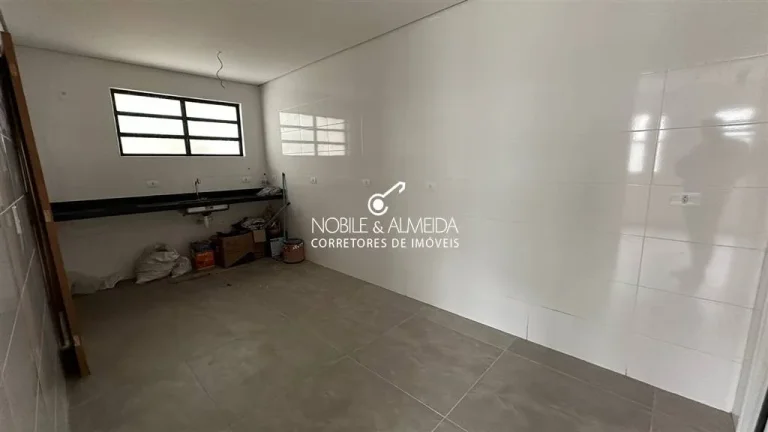Imagem Fino acabamento, piscina e 2 vagas de garagem privativas.