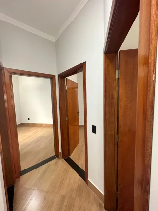 Imagem Casa de Luxo no Jardim Natal I, Piscina Aquecida, Suite com Closet Amplo, Iluminação e Paisagismo