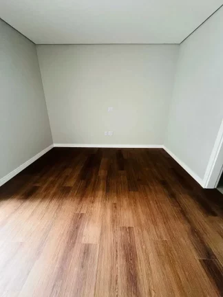 Imagem Casa alto padrão com 3 suítes sendo 1 master e 5 vagas - América | Joinville/SC
