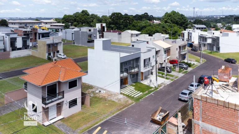 Imagem Sobrado com 3 dormitórios à venda, 132 m² por R$ 530.000,00 - Campo de Santana - Curitiba/PR