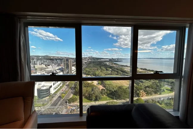 Imagem Apartamento à venda em Porto Alegre, Menino Deus, com 1 quarto, 73m2
