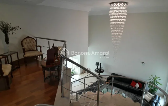 Imagem Belíssima casa mobiliada em um condomínio de alto padrão, com terreno de 1000 m² e excelente aca...