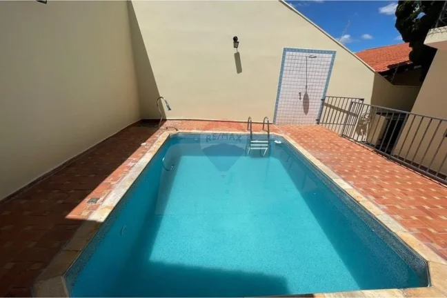 Imagem Casa de Luxo 460m², 4 Suítes, Piscina e Garden