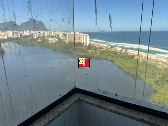 Imagem Vendo 2Q(1S), depend, 2 vagas, na Praia da Barra, alto, nascente, cozinha grande, área serviço, ônibus, clube, tênis, squash, skate, futebol,ginasio