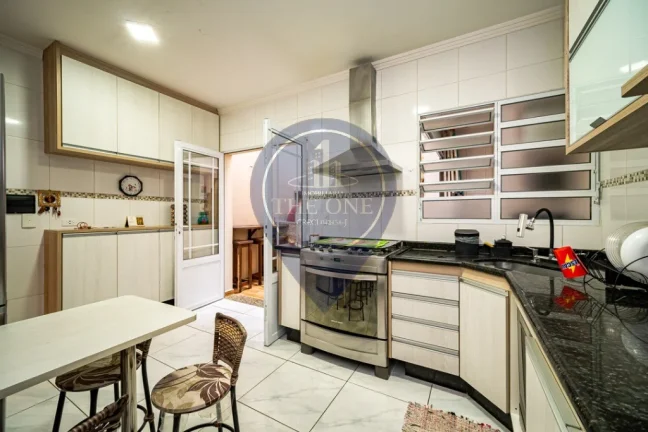 Imagem Imperdível! Casa à venda em São Paulo-SP, bairro Ipiranga, 3 quartos, 1 suíte, 2 salas, 3 banheiros, 4 vagas, 114m².