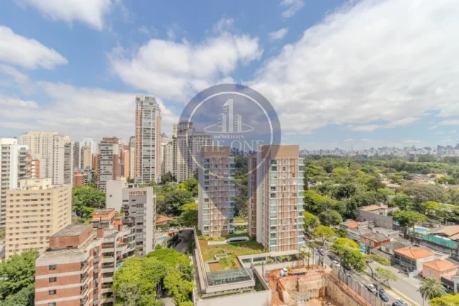 Imagem Cobertura de Luxo em Moema, São Paulo-SP: 3 Quartos, 3 Suítes, 2 Salas, 4 Banheiros, 6 Vagas de Garagem, 398m² de Área.
