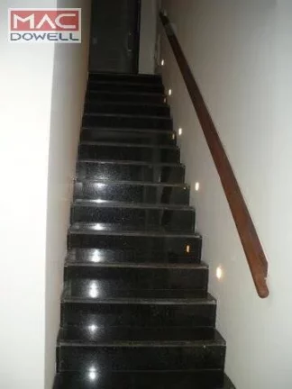 Imagem Prédio comercial de 420 m² / 4 Andares - LOCAÇÃO - Humaitá / RJ