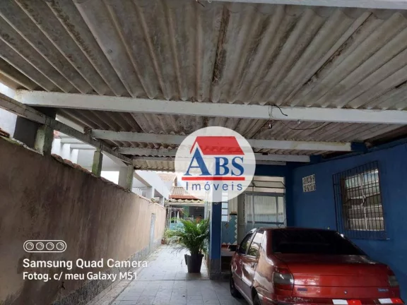 casa com duas lojas e uma edícula