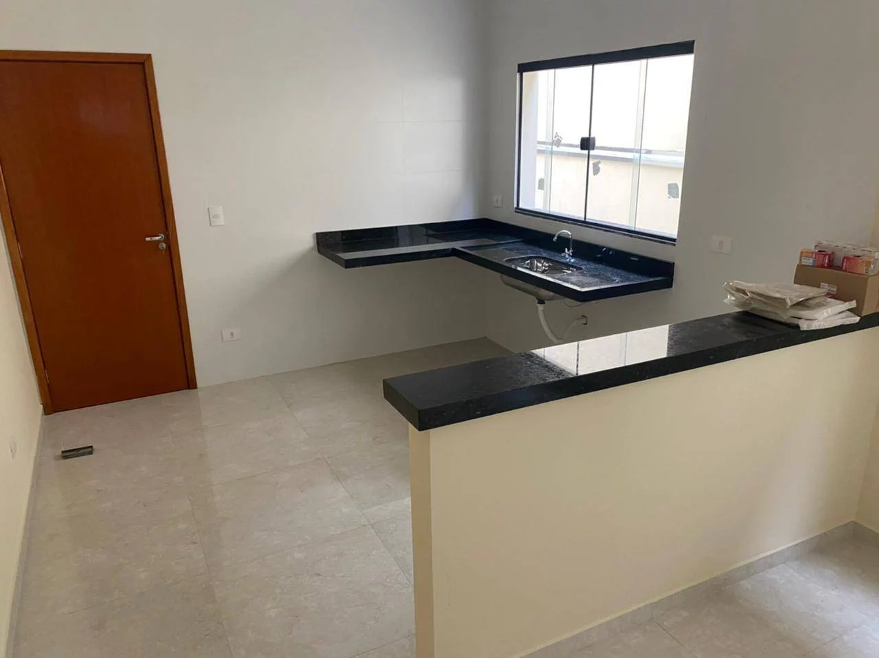 Imagem Casa com 03 Dormitórios à Venda no Jardim das Indústrias - SJCampos SP