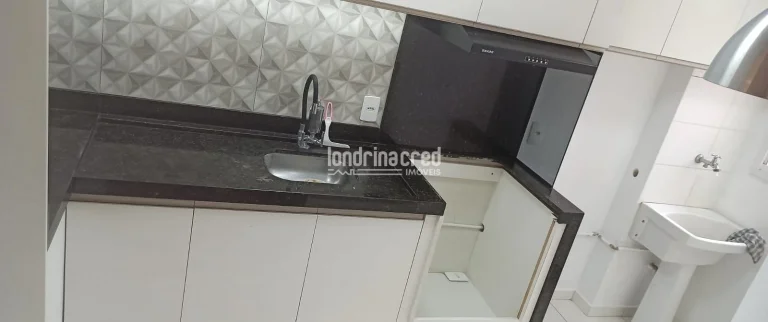 Imagem Apartamento com 2 quartos planejados, ar-condicionado, sanca em LED, armários em todos os ambientes, 1 vaga coberta e quitada, pronto para morar.