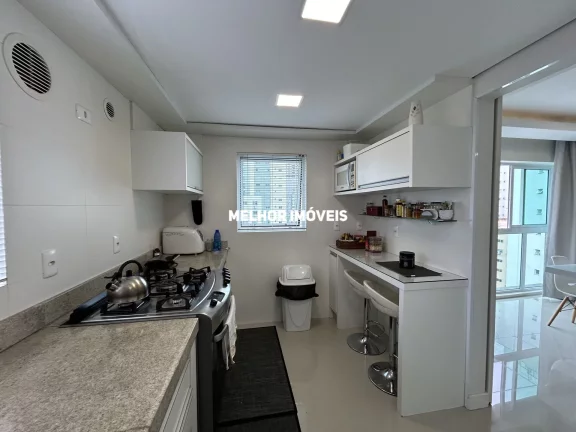 Imagem Apartamento á venda mobiliado e decorado, com 3 dormitórios e 2 vagas de garagem no centro de Balneário Camboriu