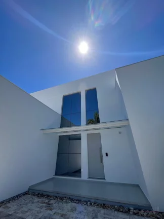 Imagem Apresentamos uma magnífica casa ampla e semi-nova localizada em Jurerê Internacional, um dos desti...