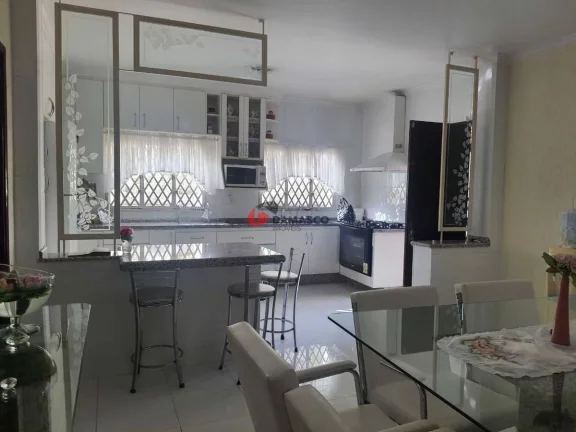 Imagem Sobrado à venda 3 Quartos, 1 Suite, 12 Vagas, 300M², Cerâmica, São Caetano do Sul - SP