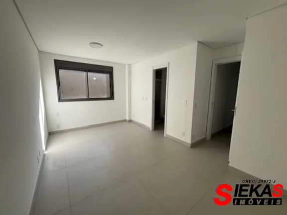 Imagem Apartamento de luxo para locação no Tatuapé, São Paulo-SP: 3 quartos, 2 suítes, 2 vagas de garagem e 140m² de área.