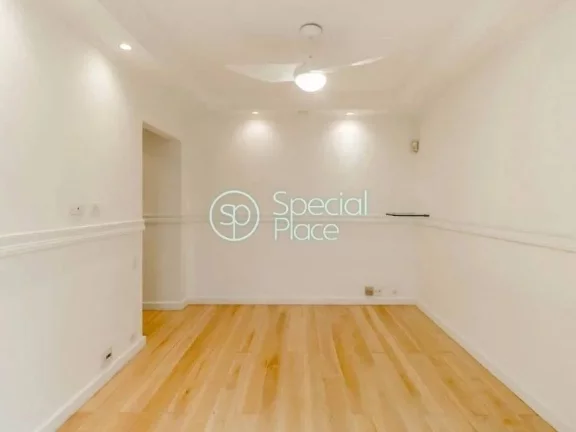 Imagem Apartamento bem amplo com muita luz natural, 220 metros, amplo living com lareira , jardim suspenso,...