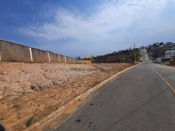 Lote com 387 m2 em condomínio fechado Goldem Class
