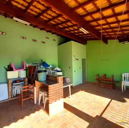 Imagem Casa Térrea com 2 quartos e 3 vagas na Vila Helena em Jundiaí-SP