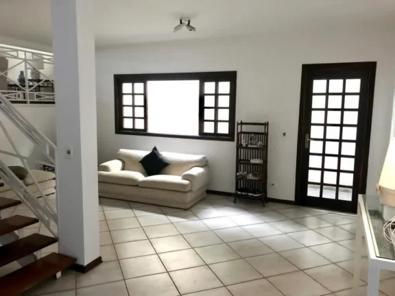Imagem Casa no Res. Alpha 9 - 300m²