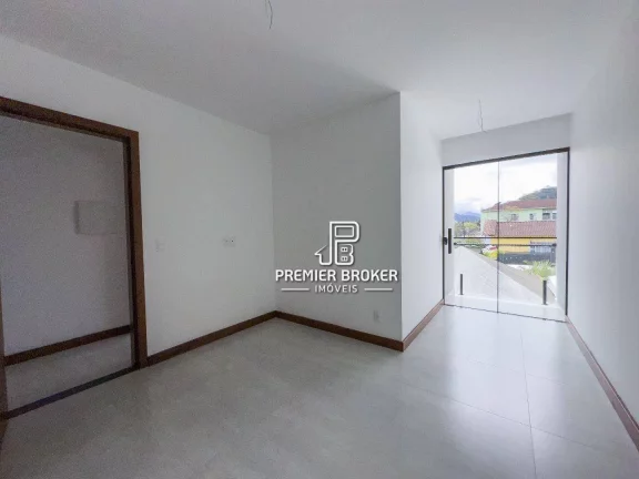 Imagem Casa com 3 dormitórios à venda, 121 m² por R$ 989.000,00 - Alto - Teresópolis/RJ