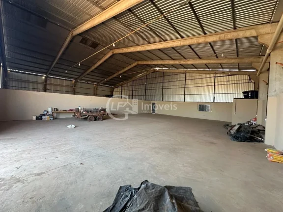Imagem Aluguel de Barracão Comercial em Ribas do Rio Pardo-MS, Bairro Vale do Sol, 600m², 1 Banheiro!