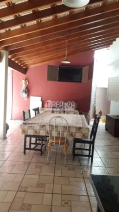 Imagem Casa com apartamento conjugado 5 dormitórios no Parque das Américas, em Uberaba