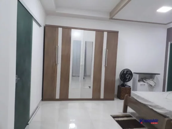 Imagem VENDO CASA DE 4/4 SENDO 1 SUITE - BAIRRO BARÁUNA