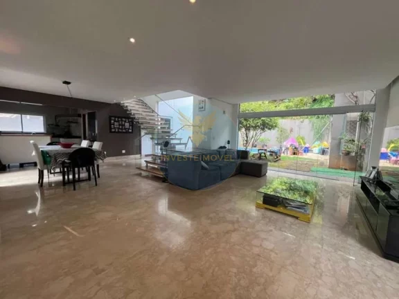 Imagem Casa em Condomínio a Venda no bairro Granja Viana - Jandira, SP