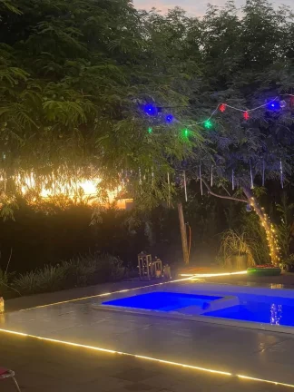Imagem Venda de Sobrado de Alto Padrão no Clube Náutico, Toledo-PR: 3 Quartos, 1 Suíte, 2 Salas, 3 Banheiros, 4 Vagas, 193m².