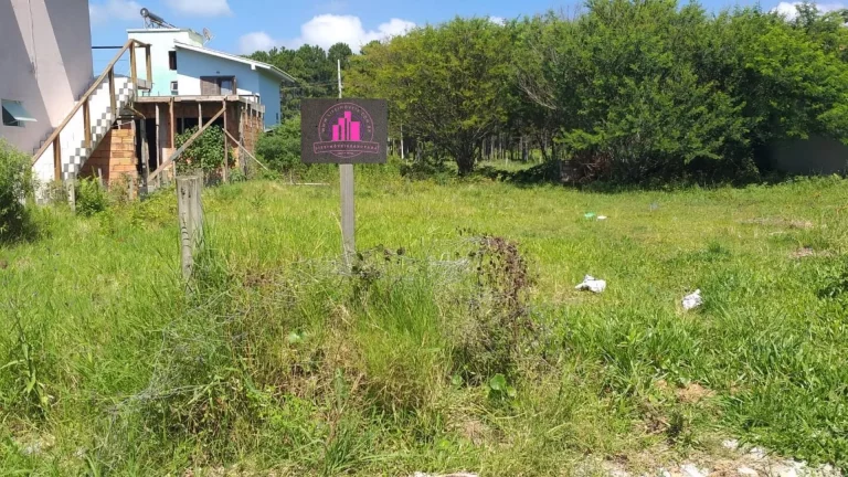 Imagem Terreno à venda em Garopaba-SC, no bairro Pinguirito, com 265,00 m² - Imperdível!